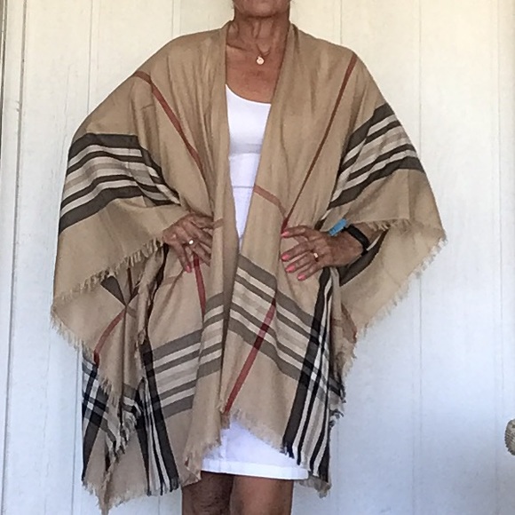 FRAAS TARTAN PLAID BLANKET WRAP NWT - Picture 5 of 13